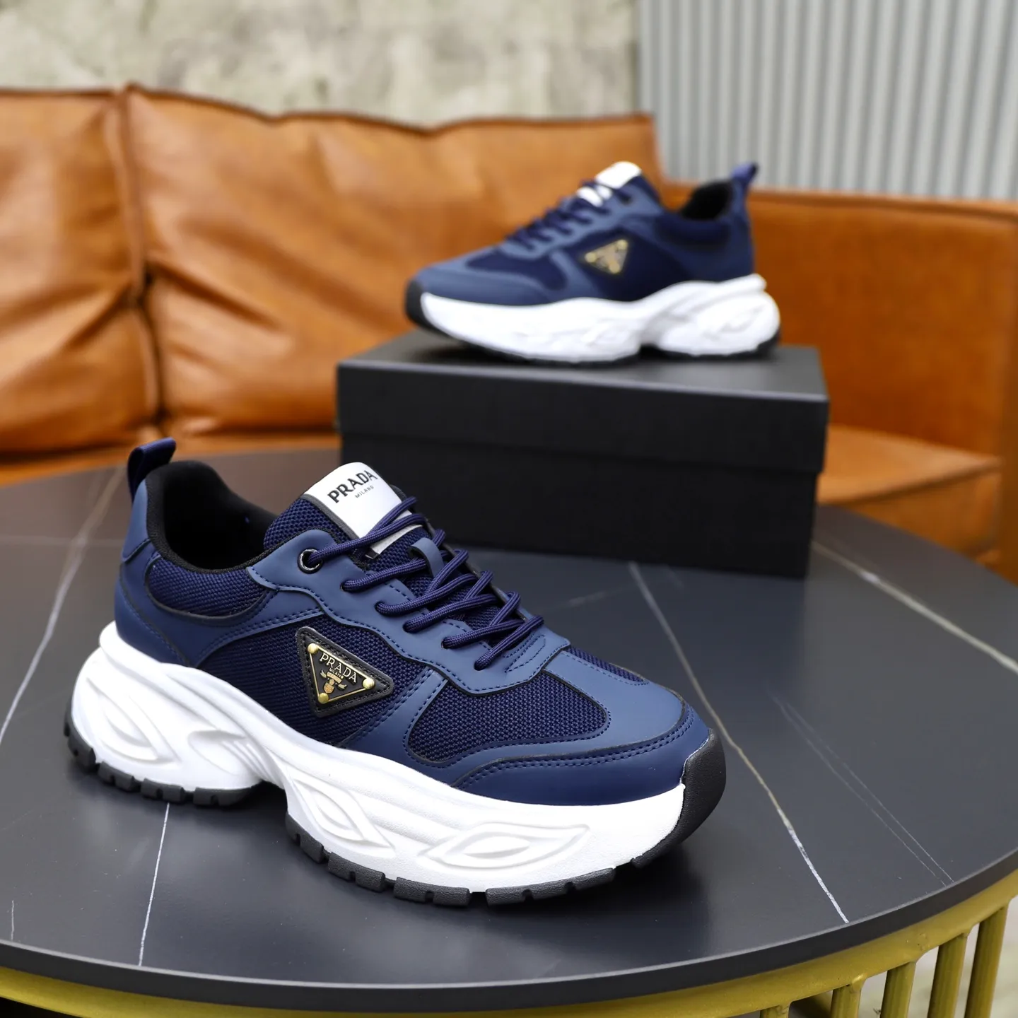 Ex-factory price: 462💰🙅‍♂️🙅‍♂️🙅‍♂️ Brand: PRADA Standard code: 38-44 (45 customized) Grade: Same as the official website Material: Original material splicing Comfortable and breathable lining Lightweight and wear-resistant sports outsole Style category: Men's fashionable casual shoes Running sneakers Distinguished luxury brand elements Top luxury Color: actual picture color